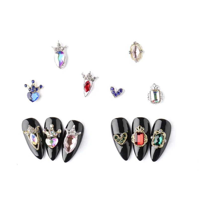 DECORACIÓN PARA UÑAS CORONAS