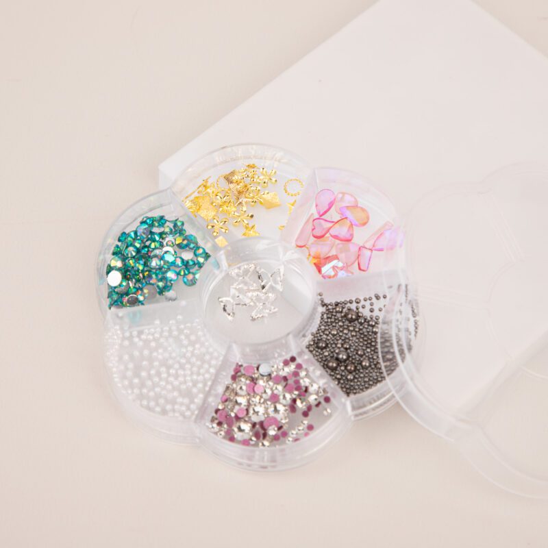 DECORACION PARA UÑAS CON ESTUCHE - Imagen 4