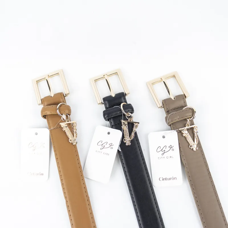 CINTURÓN CON HEBILLA Y DIJE