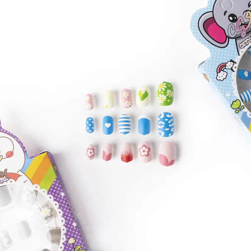 UÑAS POSTIZAS INFANTILES