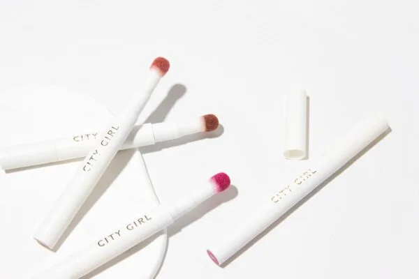 I'M JUST A GIRL RUBOR LIQUIDO CON APLICADOR