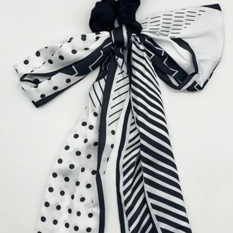 COLITA CON PAÑUELO DE SEDA