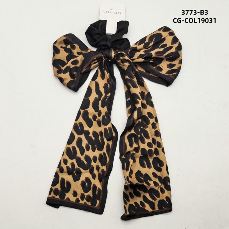 COLITA CON PAÑUELO DE SEDA