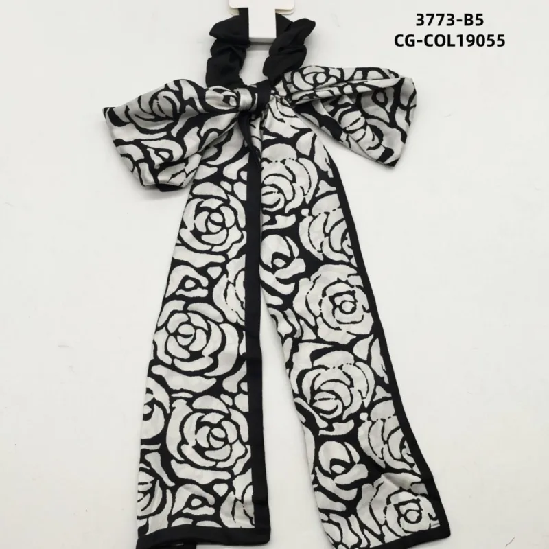 COLITA CON PAÑUELO DE SEDA