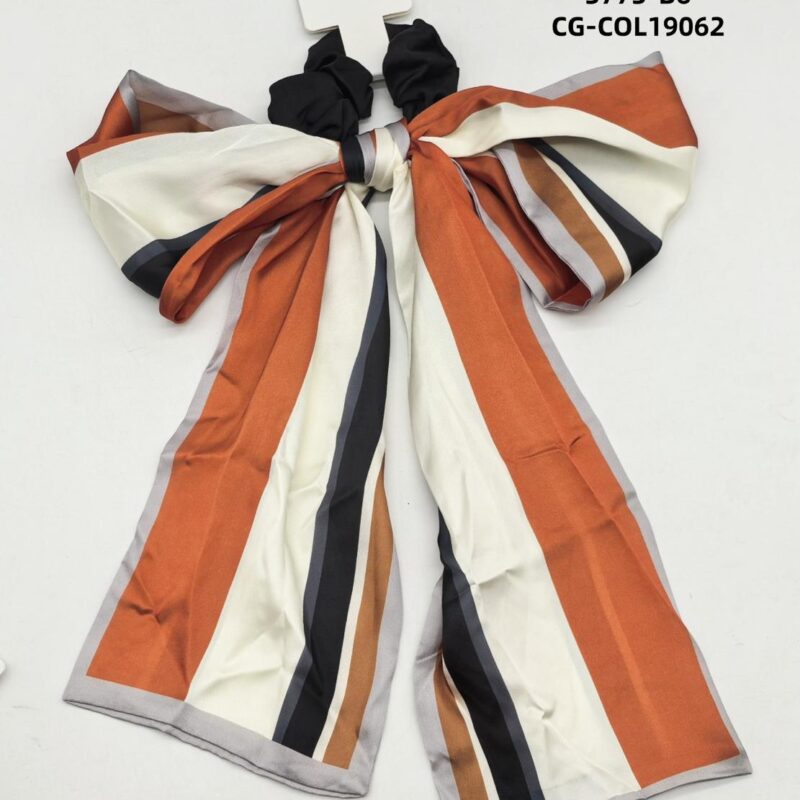 COLITA CON PAÑUELO DE SEDA