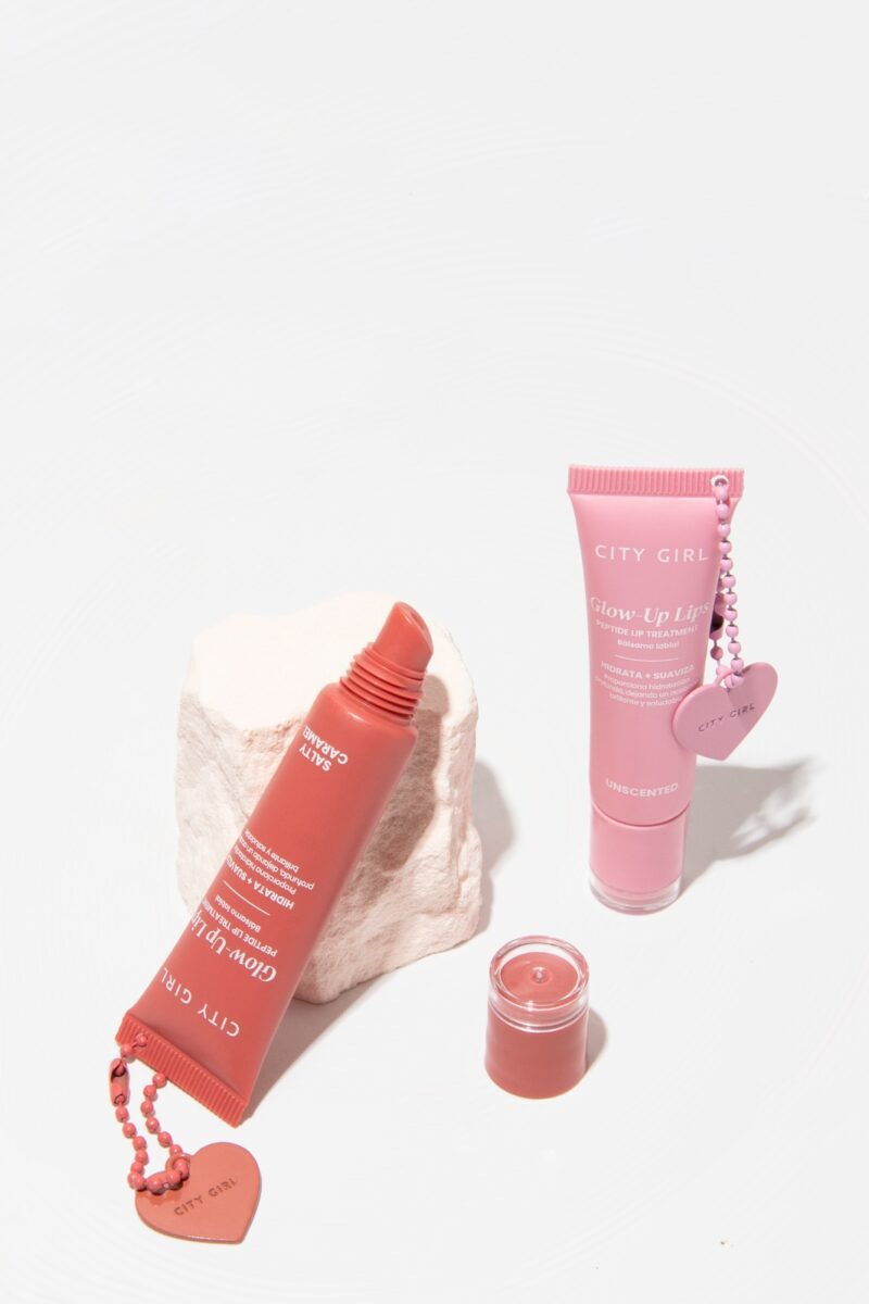 GLOSS CON CHARM - GLOW UP LIPS 10ML - Imagen 2