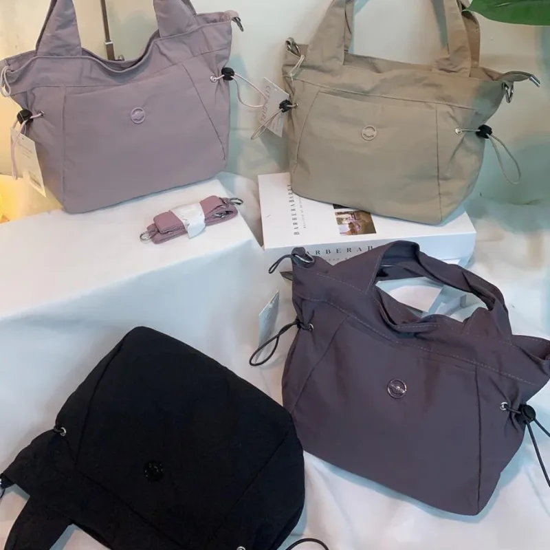 CARTERA DE TELA CUADRADA