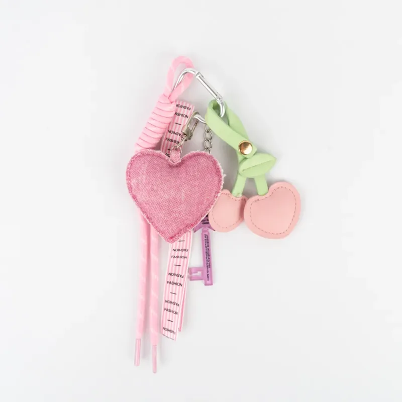 LLAVERO DE CORAZÓN Y CEREZA