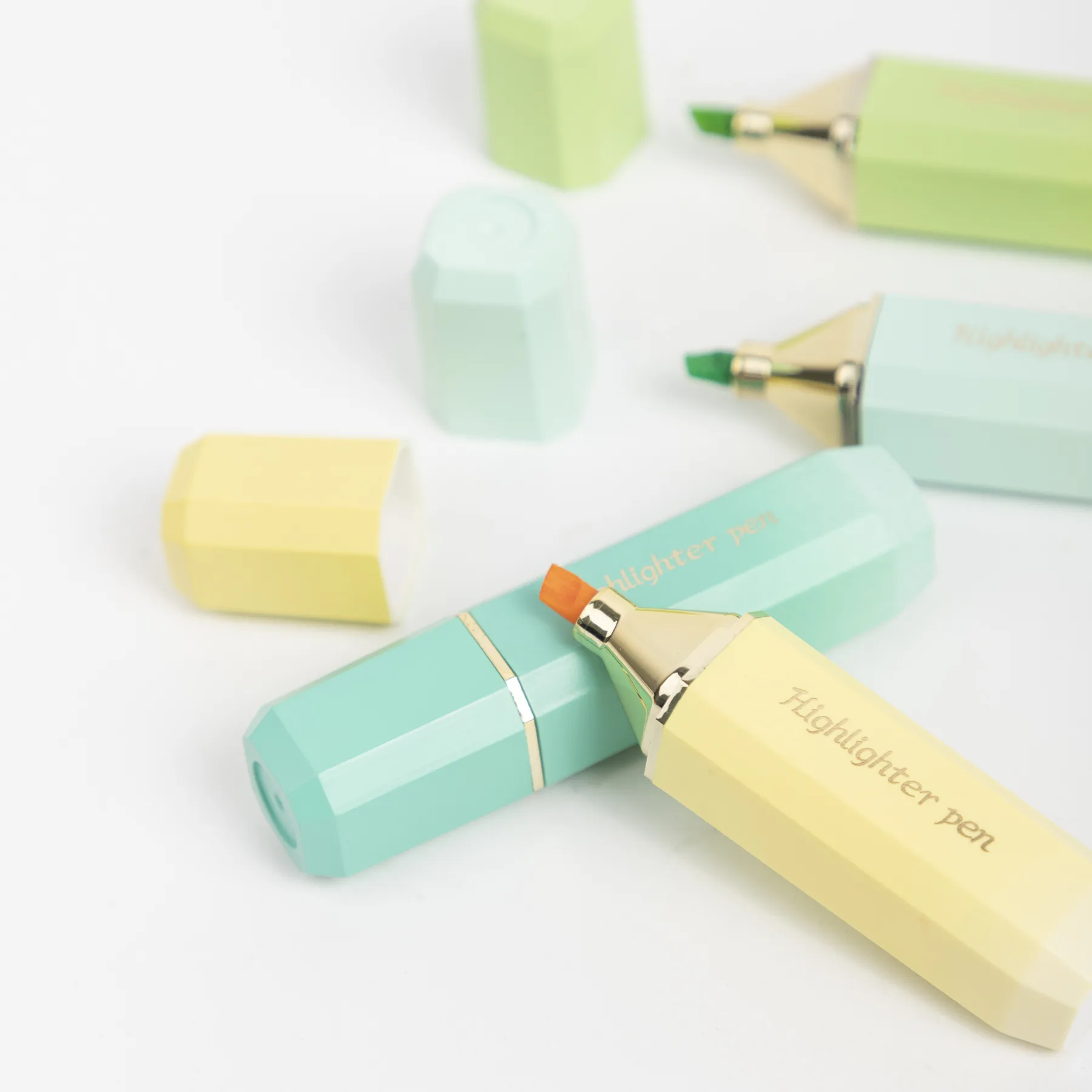 SET DE MINI RESALTADORES CON BRILLITOS