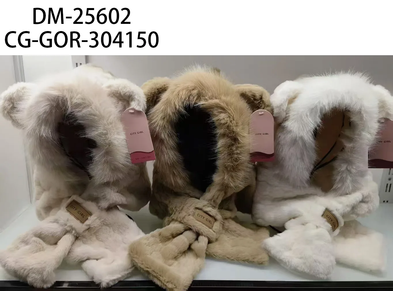 GORRO DE PELUCHE CON CUELLO