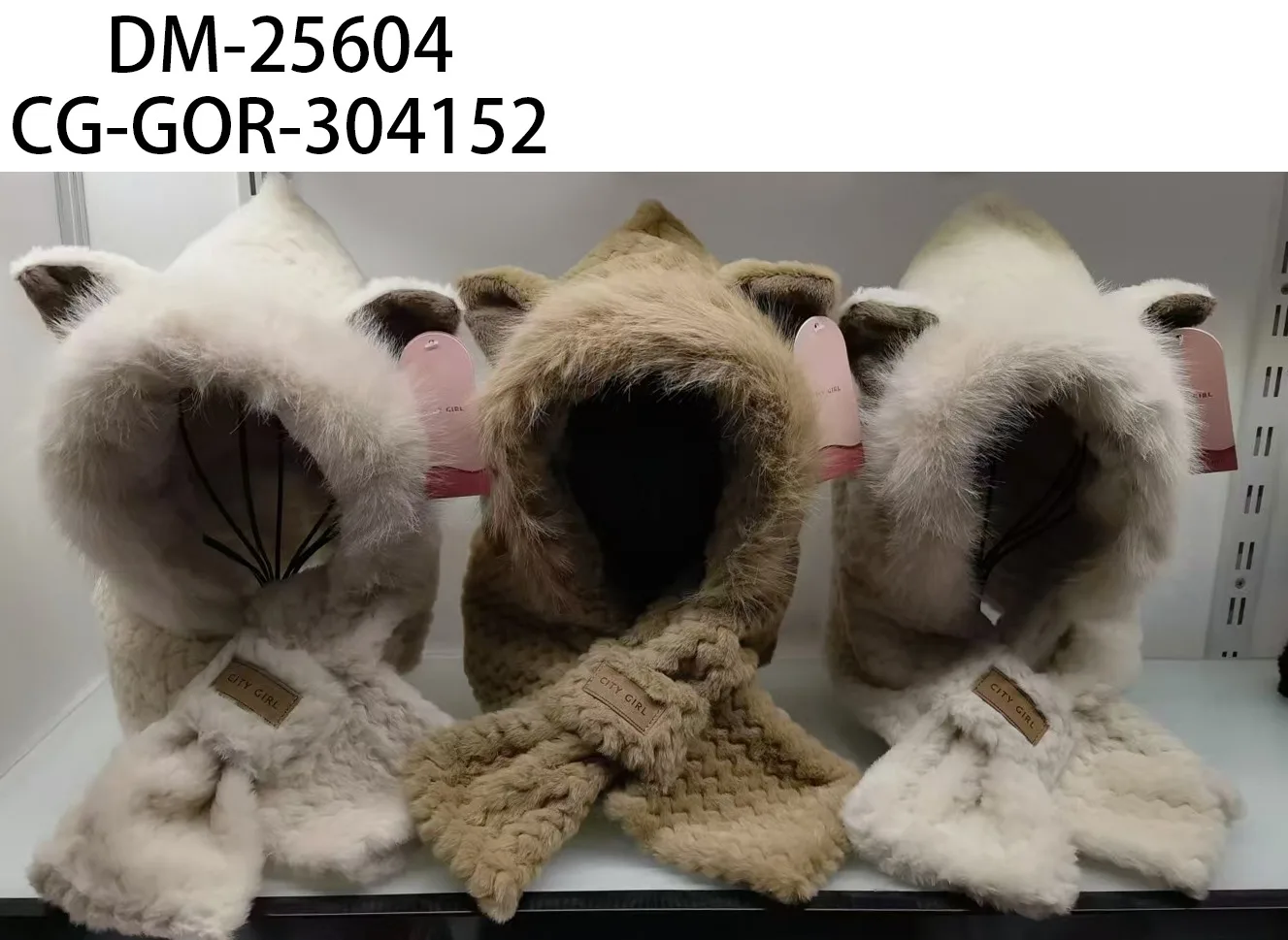 GORRO DE PELUCHE CON CUELLO