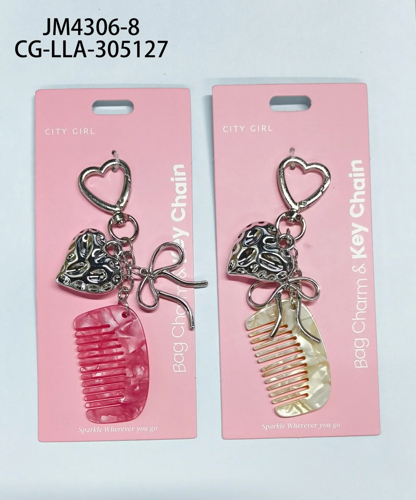 LLAVERO CHARMS PEINE Y CORAZONES